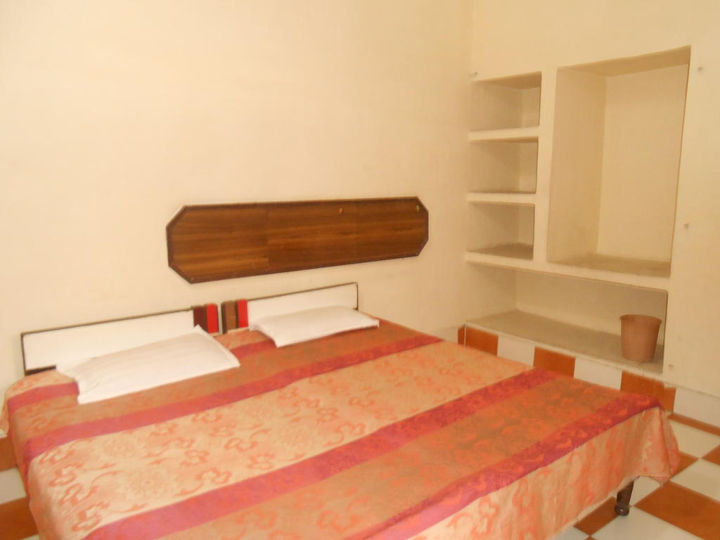 Gaurav Guest House Матхура Екстер'єр фото
