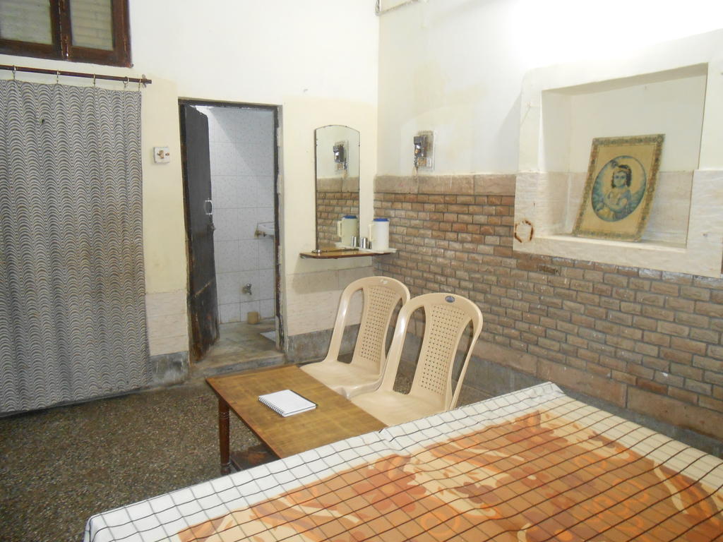 Gaurav Guest House Матхура Екстер'єр фото