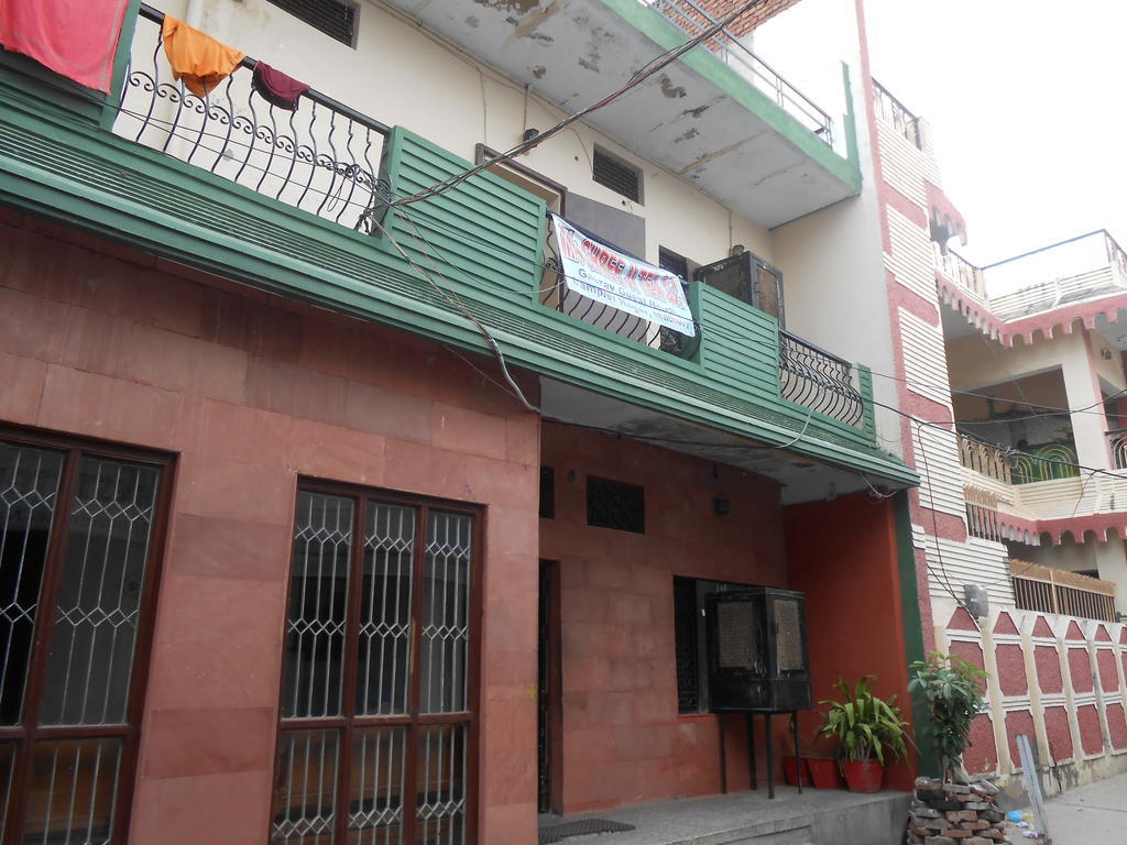 Gaurav Guest House Матхура Екстер'єр фото